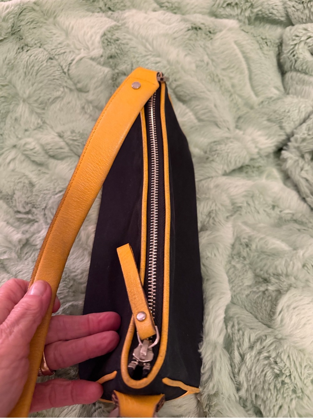 Kate Spade Rare Black and Mustard Canvas and Leather Shoulder Bag 10x4.75 - Picture 4 of 11
